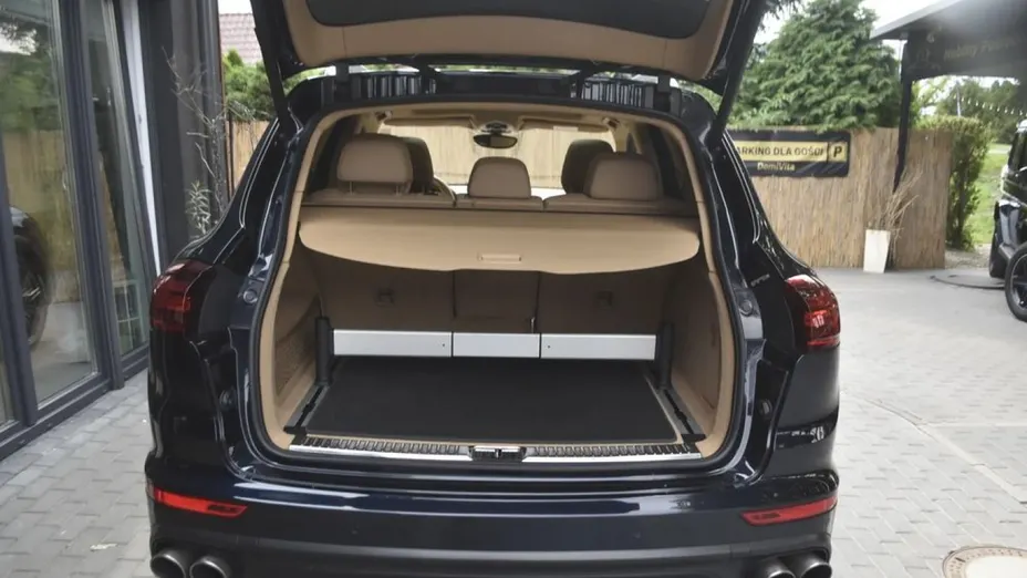 PORSCHE Cayenne -