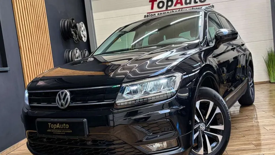 VOLKSWAGEN Tiguan -