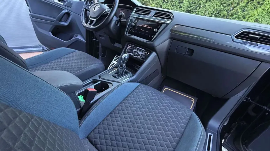 VOLKSWAGEN Tiguan -