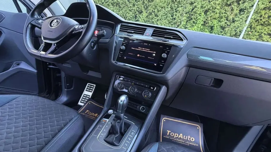 VOLKSWAGEN Tiguan -