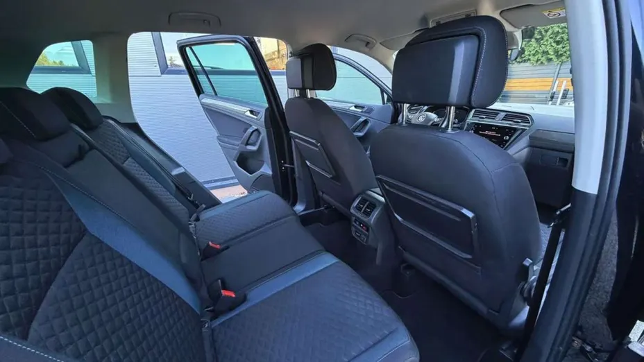 VOLKSWAGEN Tiguan -