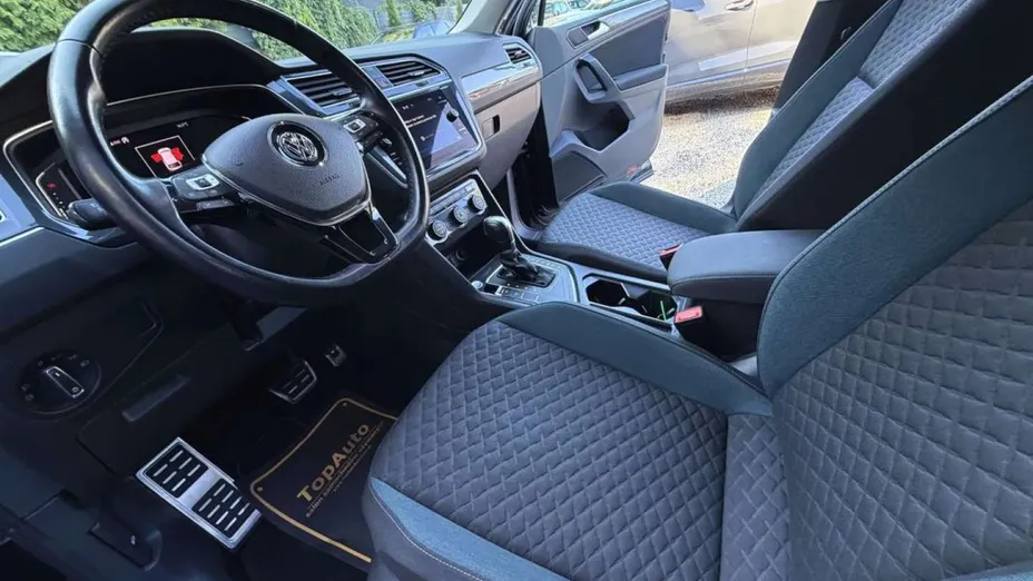 VOLKSWAGEN Tiguan -