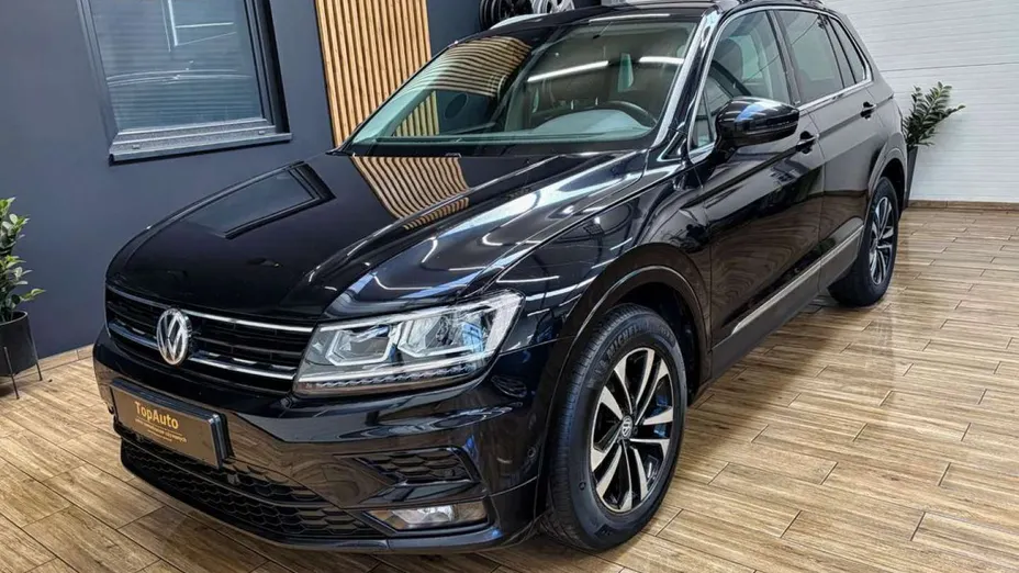VOLKSWAGEN Tiguan -