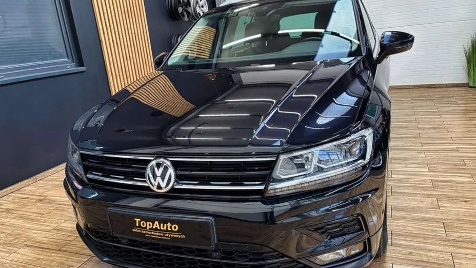 VOLKSWAGEN Tiguan -