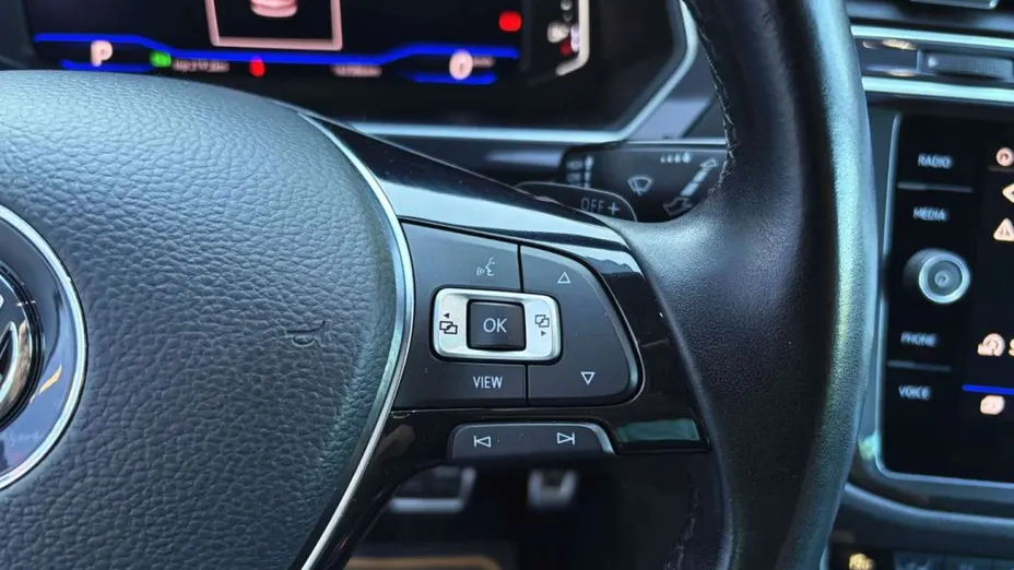 VOLKSWAGEN Tiguan -