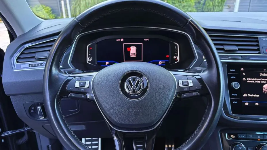 VOLKSWAGEN Tiguan -