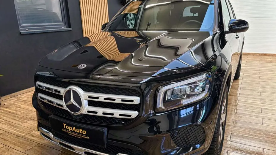 MERCEDES-BENZ GLB -