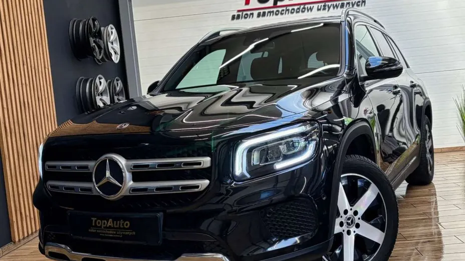 MERCEDES-BENZ GLB -