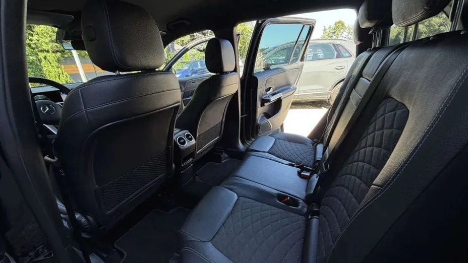MERCEDES-BENZ GLB -