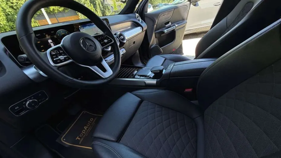 MERCEDES-BENZ GLB -