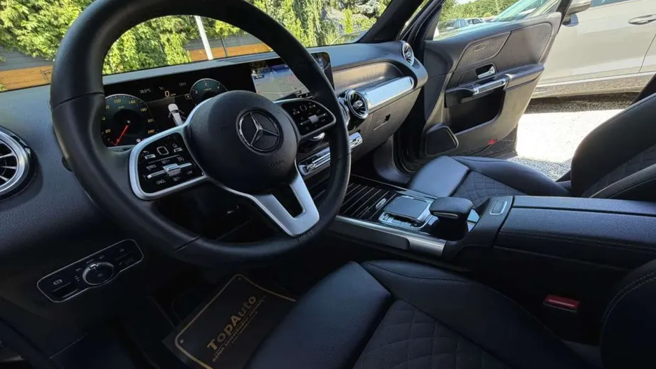 MERCEDES-BENZ GLB -