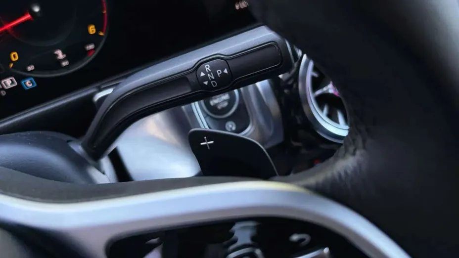 MERCEDES-BENZ GLB -
