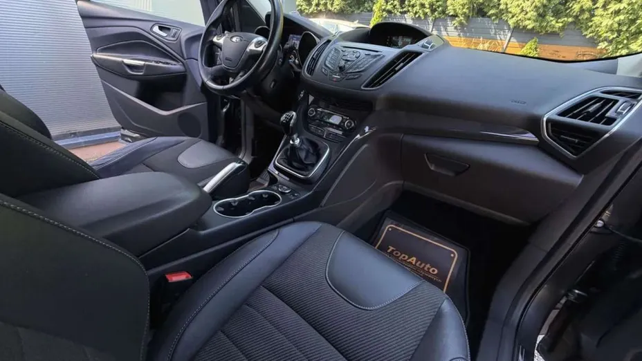 FORD Kuga -