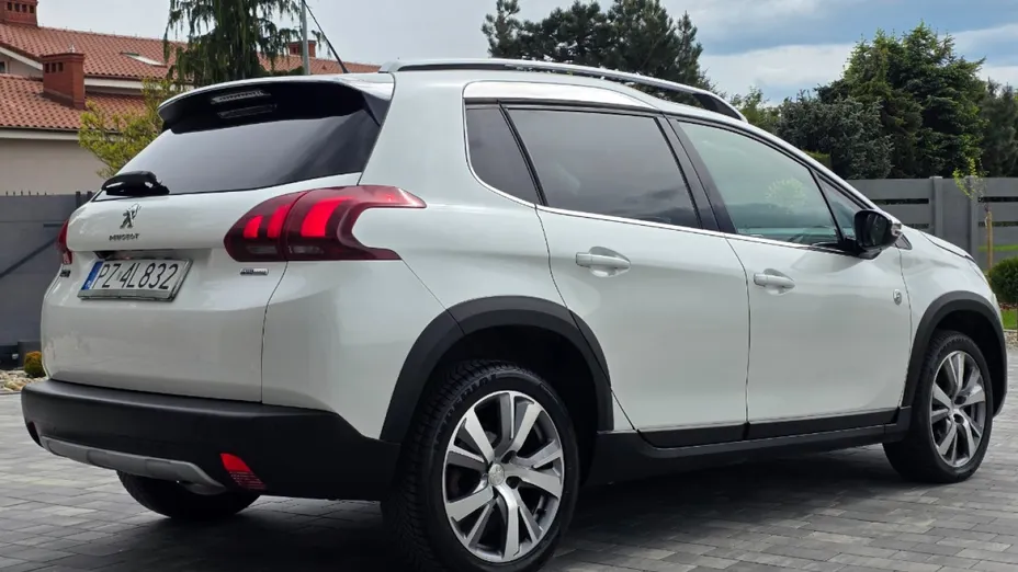 PEUGEOT 2008 -