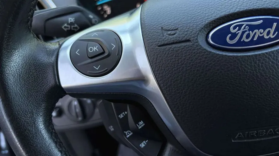 FORD Kuga -
