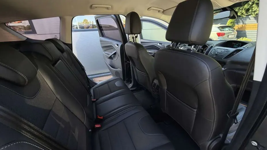FORD Kuga -