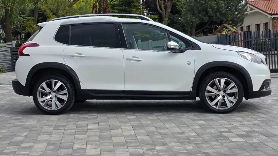 PEUGEOT 2008 -