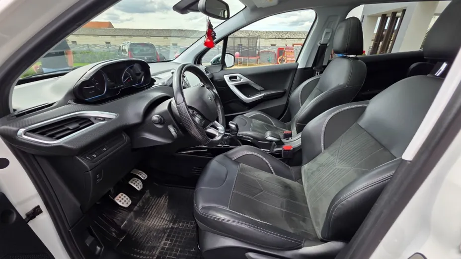 PEUGEOT 2008 -