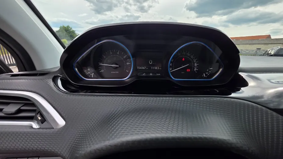 PEUGEOT 2008 -