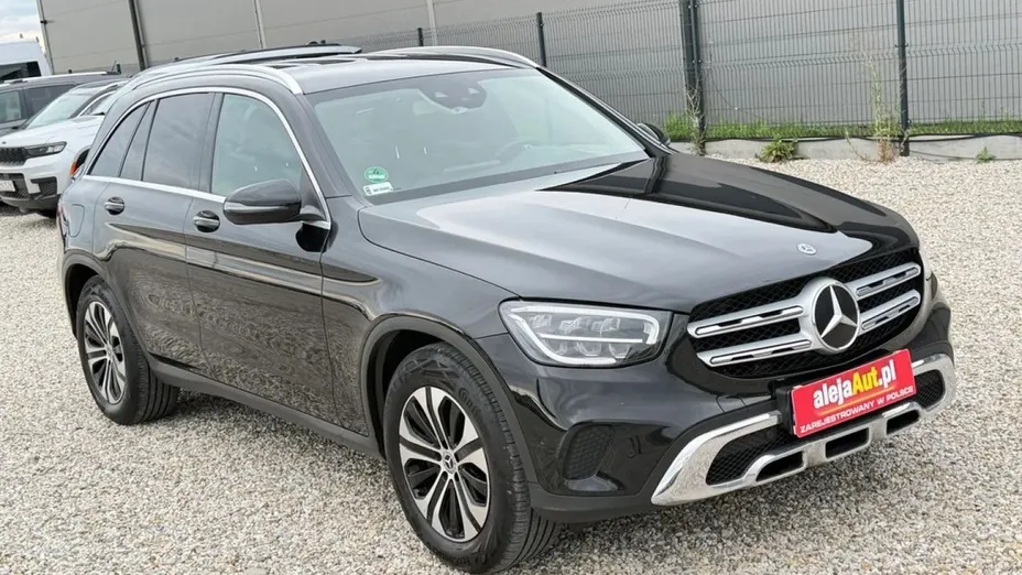 MERCEDES-BENZ GLC -