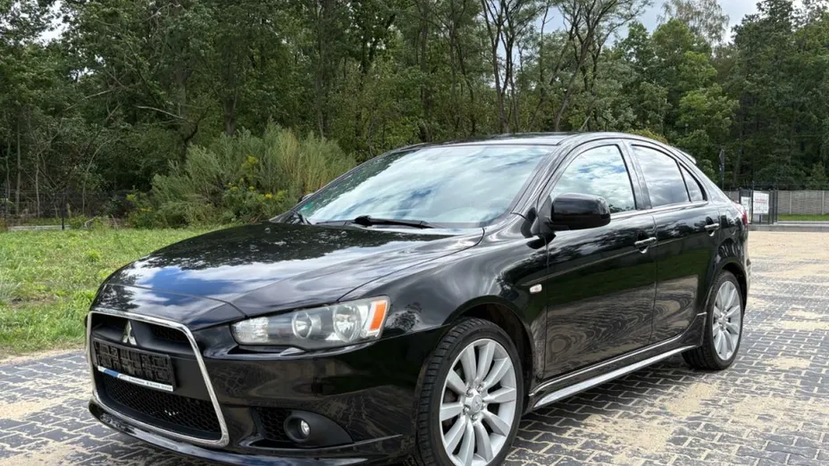 MITSUBISHI Lancer -