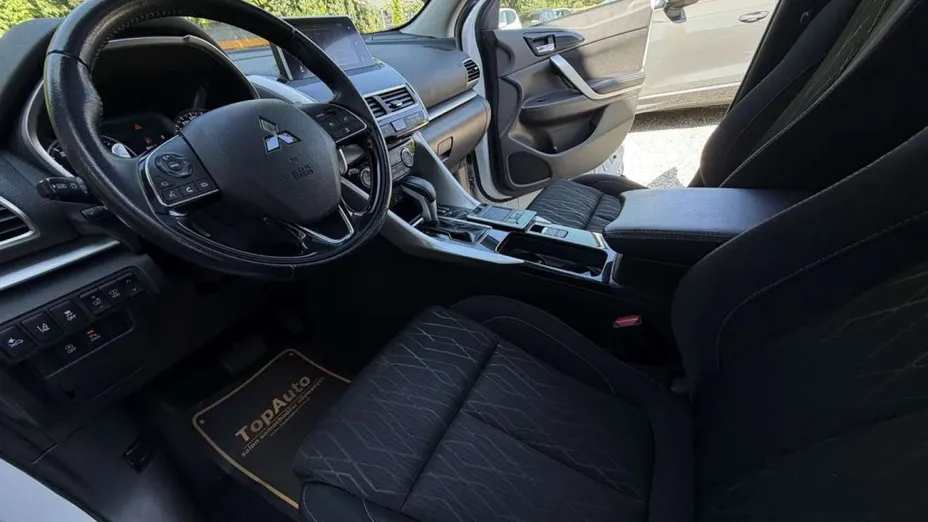 MITSUBISHI Eclipse Cross -