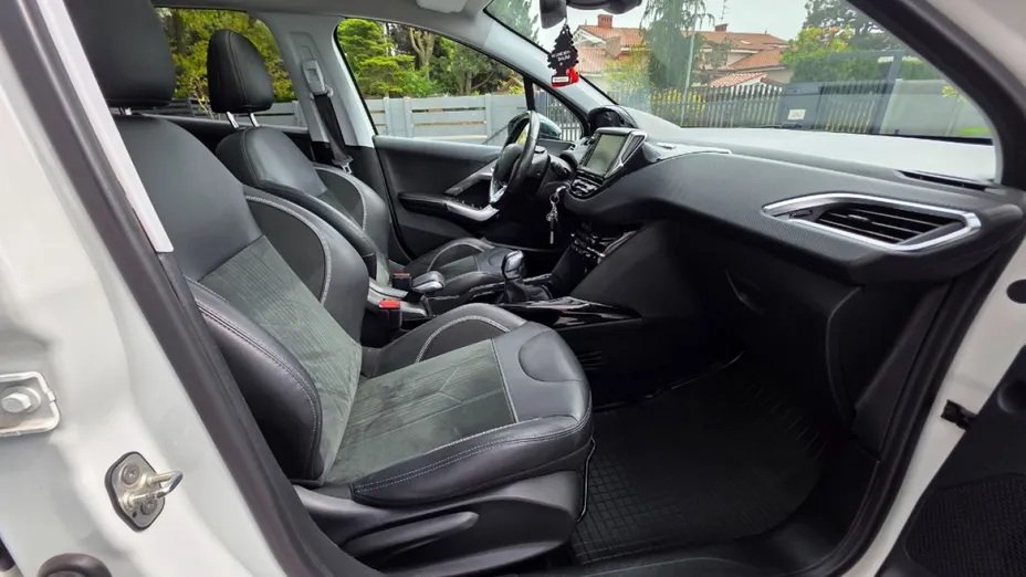 PEUGEOT 2008 -