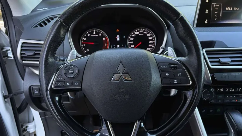 MITSUBISHI Eclipse Cross -