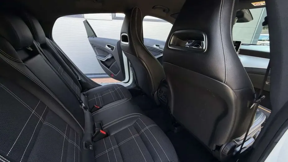 MERCEDES-BENZ CLA -