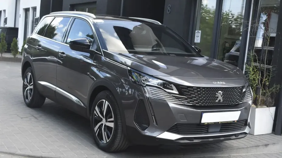 PEUGEOT 5008 -