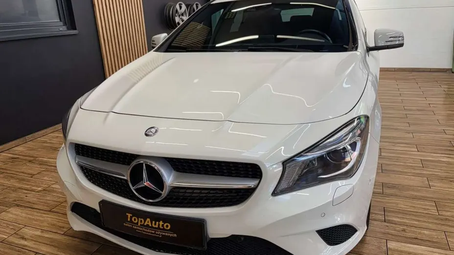 MERCEDES-BENZ CLA -