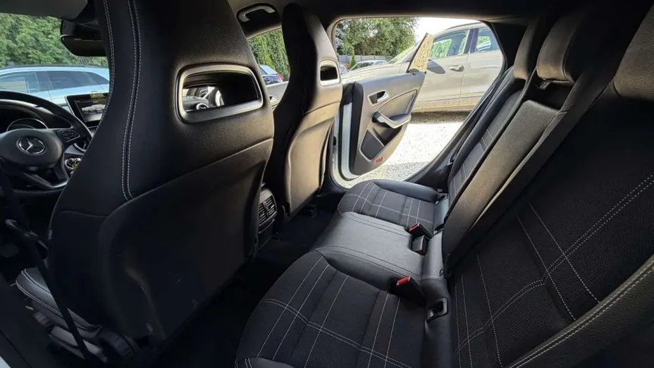MERCEDES-BENZ CLA -