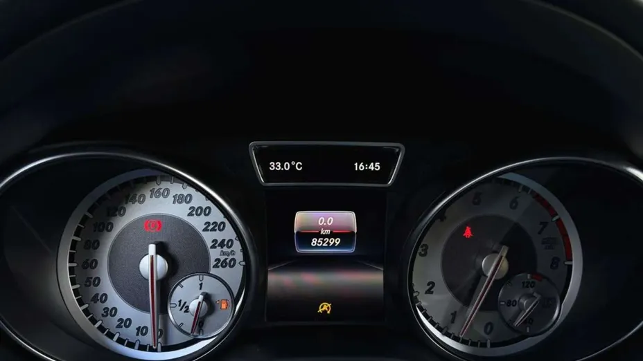 MERCEDES-BENZ CLA -
