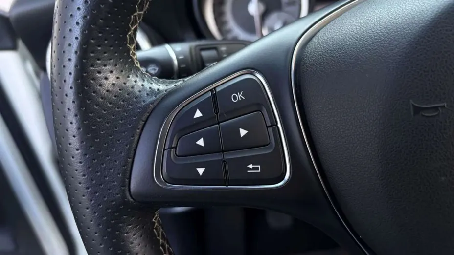 MERCEDES-BENZ CLA -