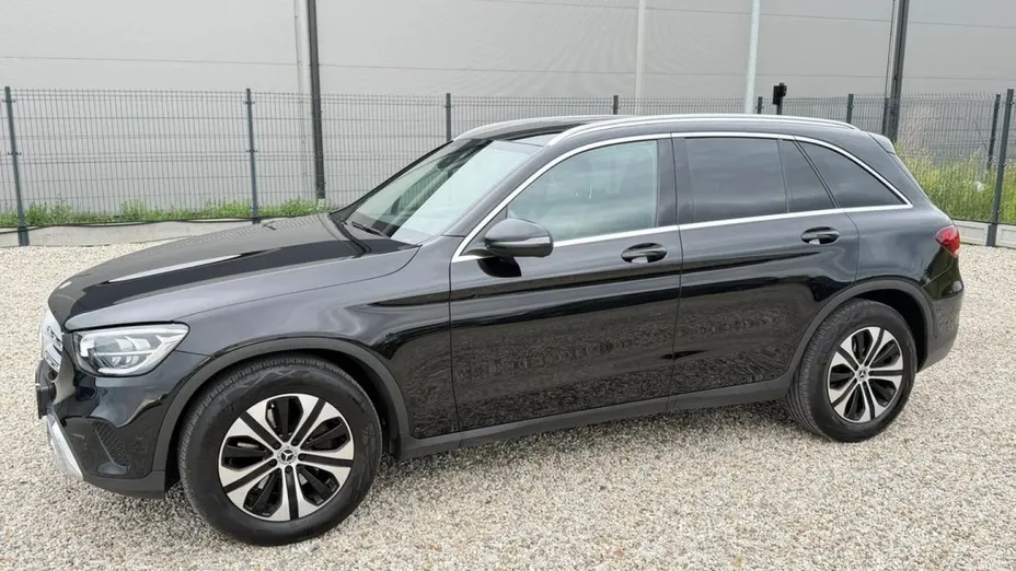 MERCEDES-BENZ GLC -