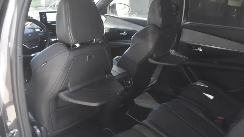 PEUGEOT 5008 -