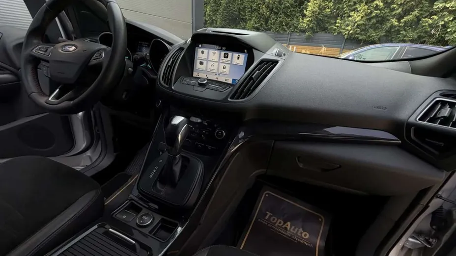 FORD Kuga -