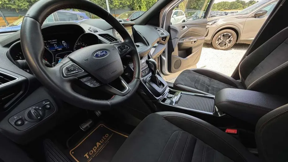 FORD Kuga -
