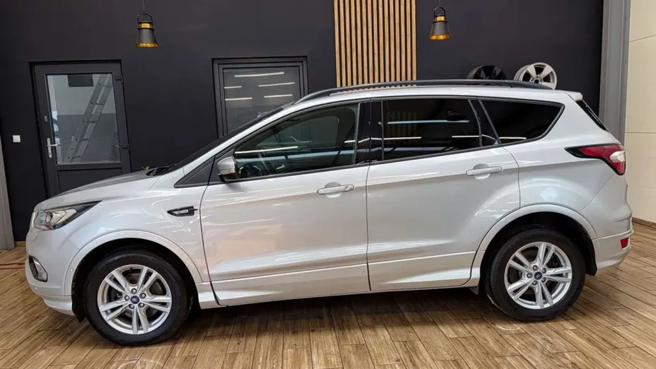 FORD Kuga -