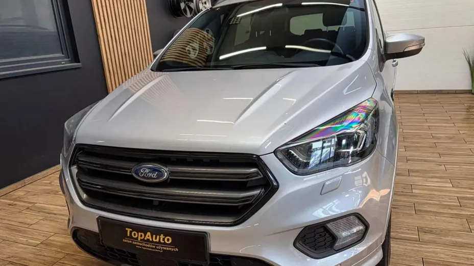 FORD Kuga -