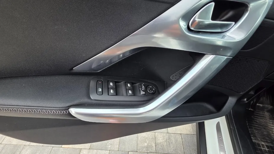 PEUGEOT 2008 -