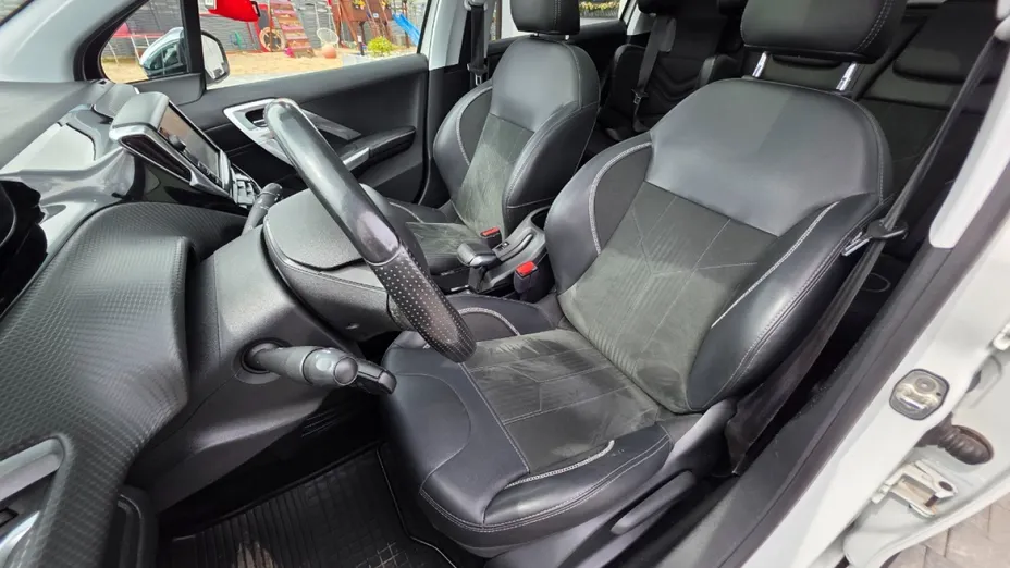 PEUGEOT 2008 -