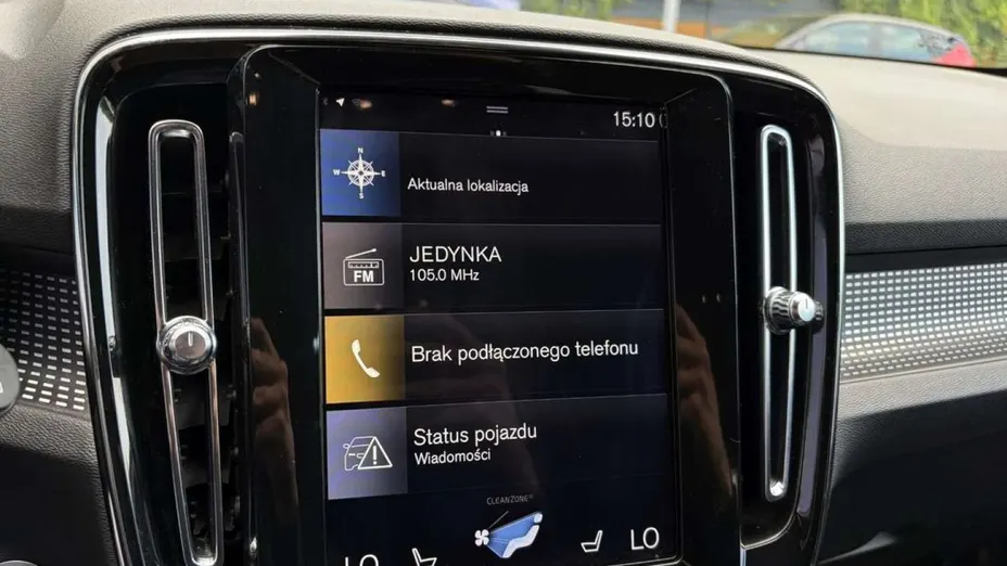 VOLVO XC40 -