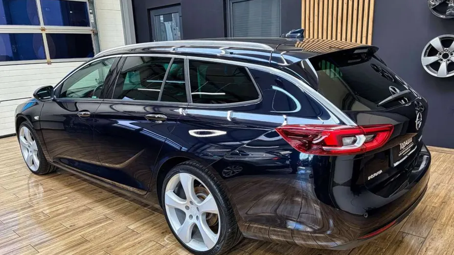 OPEL Insignia -