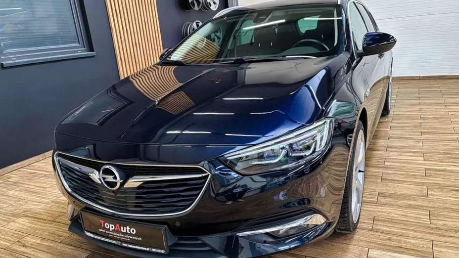 OPEL Insignia -