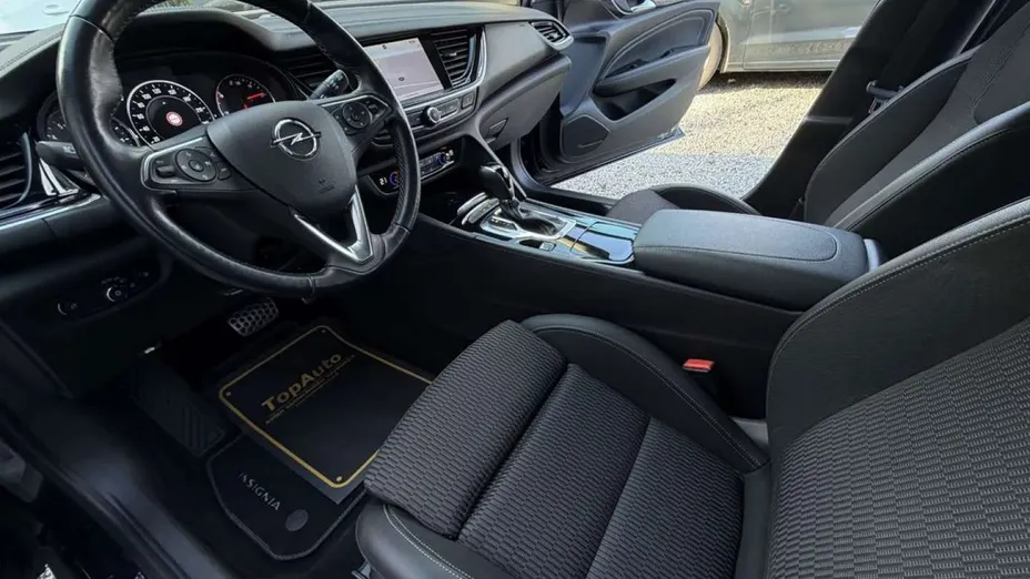 OPEL Insignia -