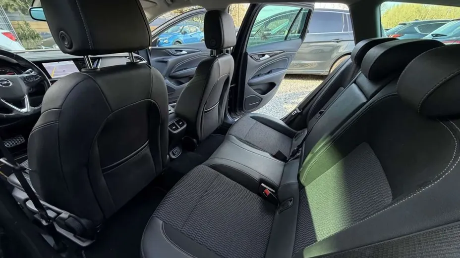 OPEL Insignia -