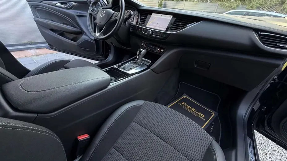 OPEL Insignia -
