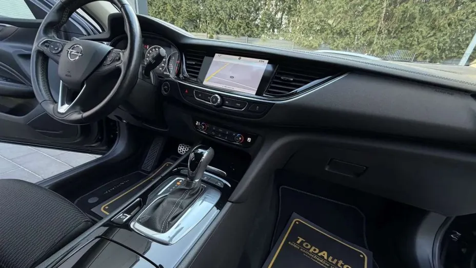 OPEL Insignia -