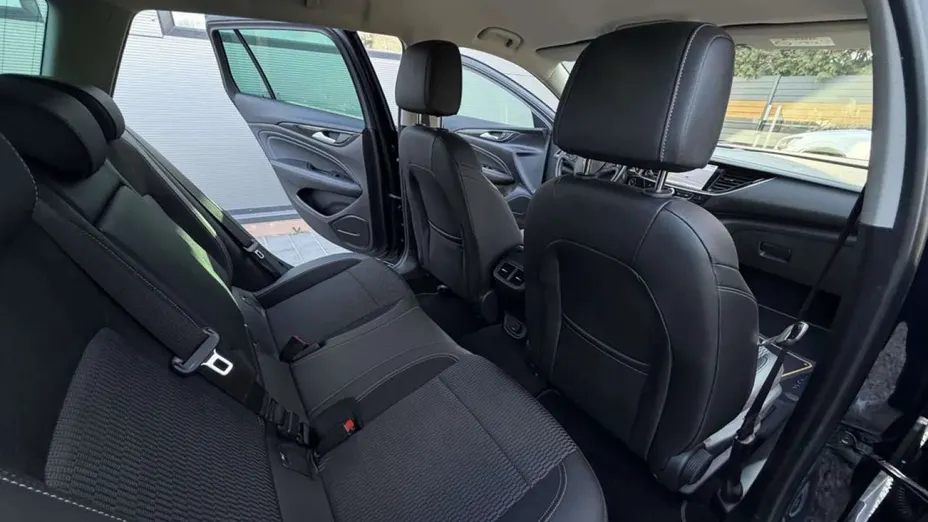 OPEL Insignia -